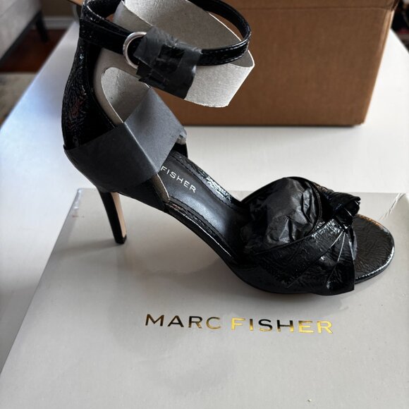 New in Box Marc Fisher Brodie Black Heel Ankle Strap Bow Size 7 - Picture 4 of 6